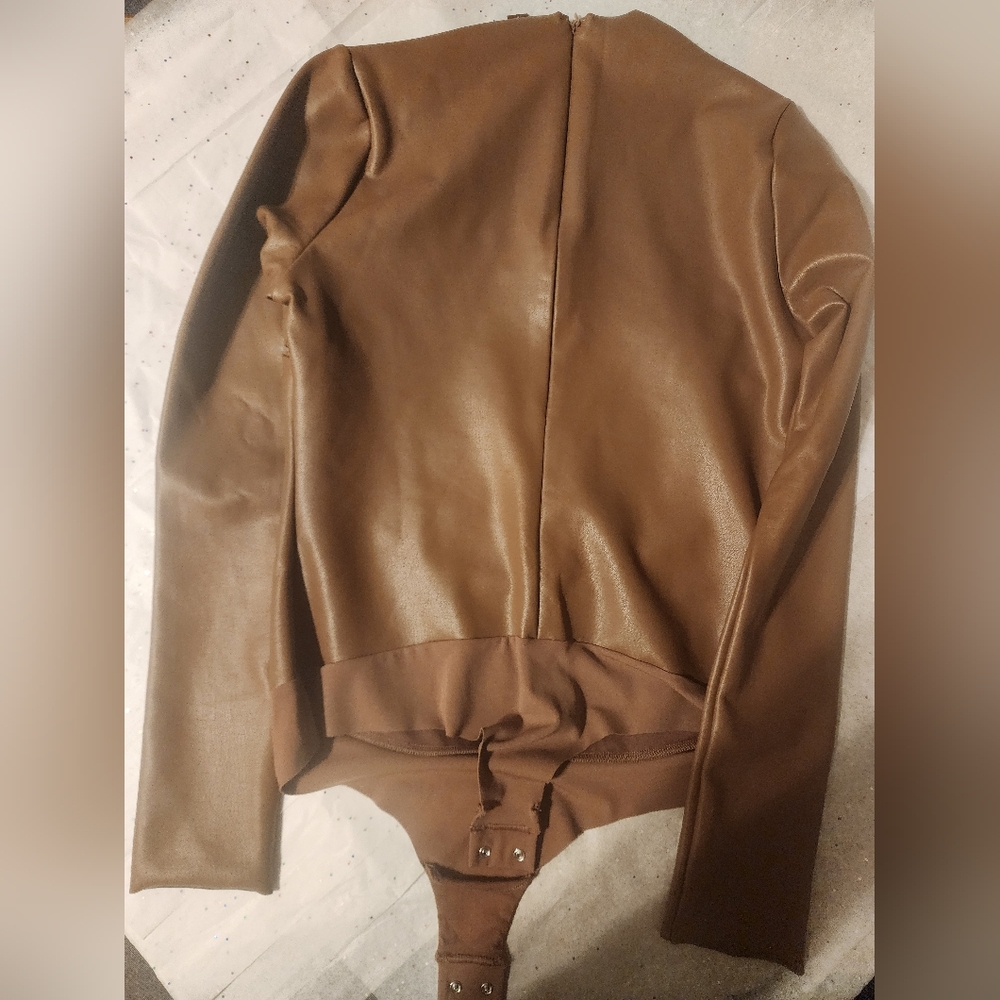 SKIMS FAUX LEATER BODYSUIT SIZE L NEW - Picture 8 of 15